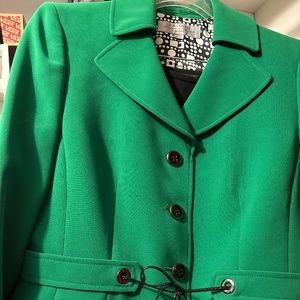 KELLY GREEN Tahari Suit and skirt